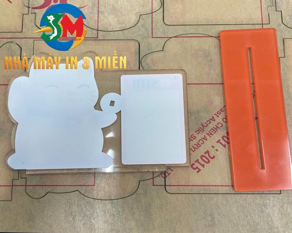 In UV lót trắng trên mica