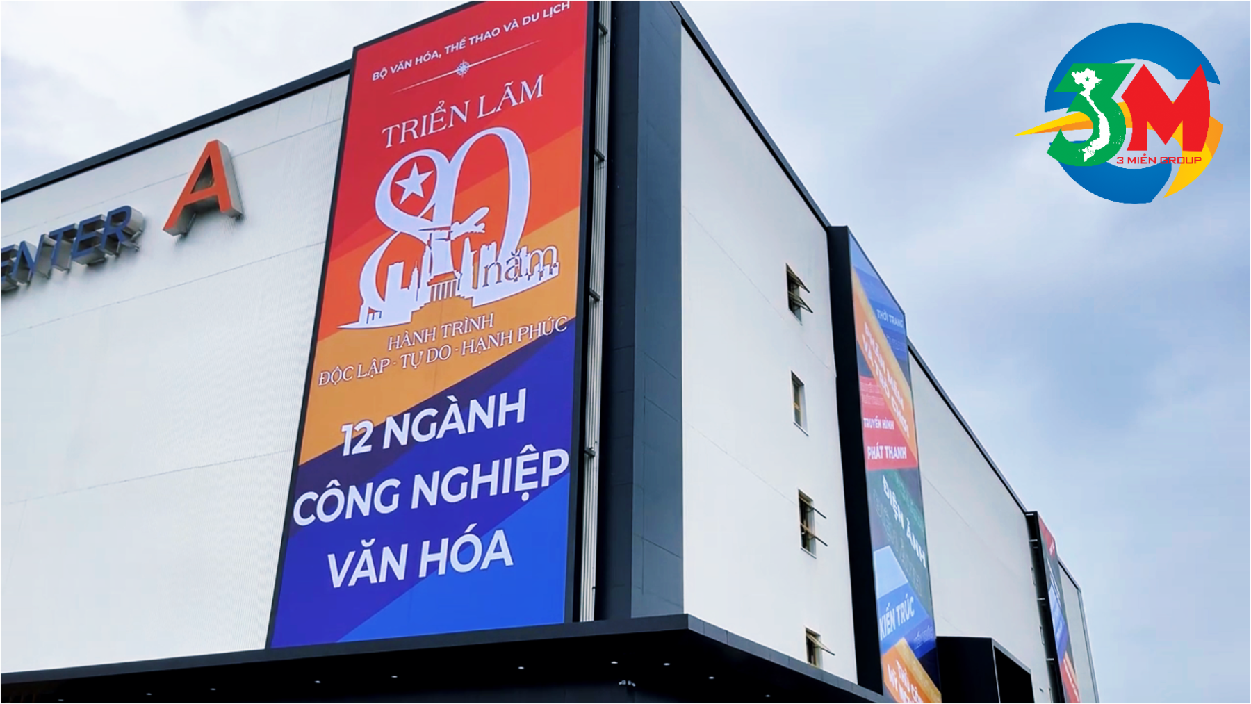 Bảng hiệu bạt khổ lớn của nhà máy IN 3 MIỀN